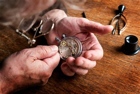 Salaires d'un Horloger chez Rolex, Bienne 